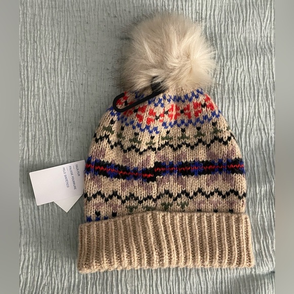 Old Navy Chunky Beanie for Women - Picture 2 of 4